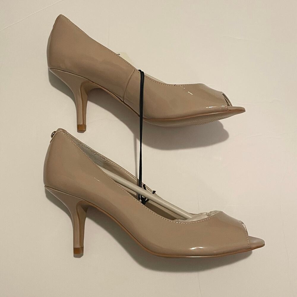 Express Beige Patent Leather Peep-Toe Pumps Size 6